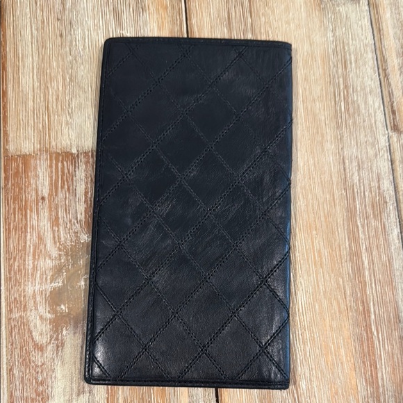 CHANEL Black Quilted Leather Wallet - Picture 3 of 5